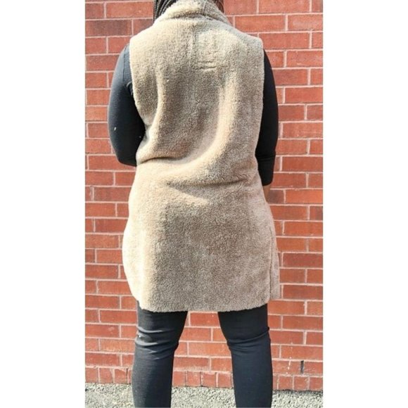 (NWT) Faux Fur Vest - Taupe - Picture 4 of 4